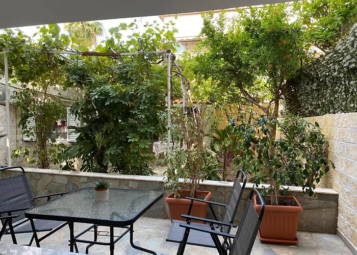 Garden View Apartment